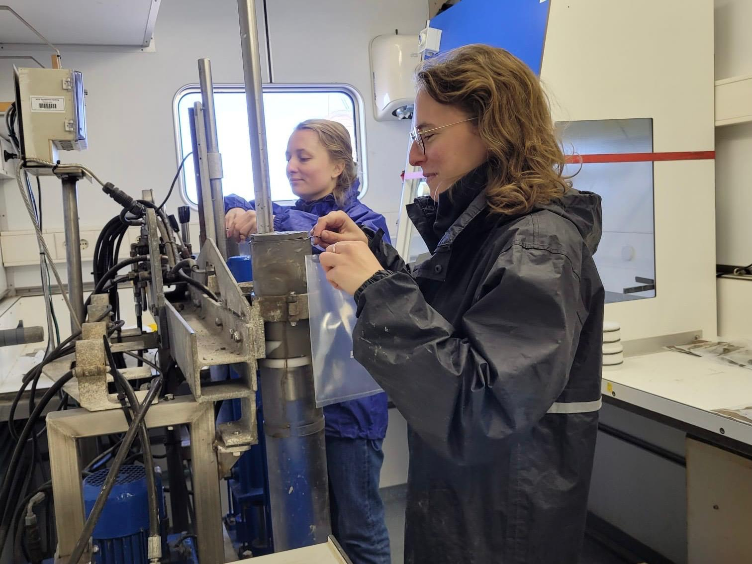 Sediment cores are sliced on board for further analysis in the laboratory (Image: Cecile Hilgen/NIOZ)