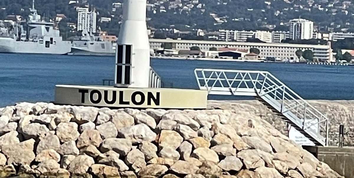 The post marking the entrance to Toulon harbour.