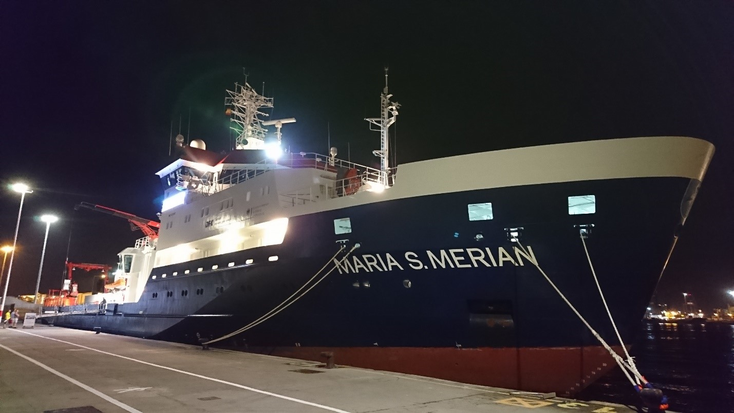 RV Maria S. Merian by night.